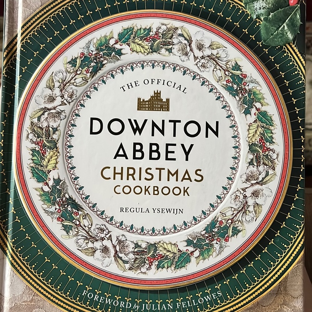 The Official Downton Abbey Christmas Cookbook HARDCOVER – 2020 by Regula Ysewijn